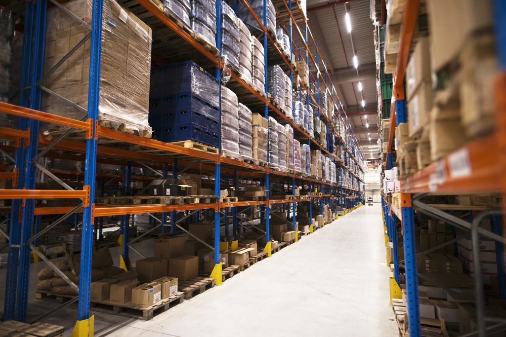 interior-large-distribution-warehouse