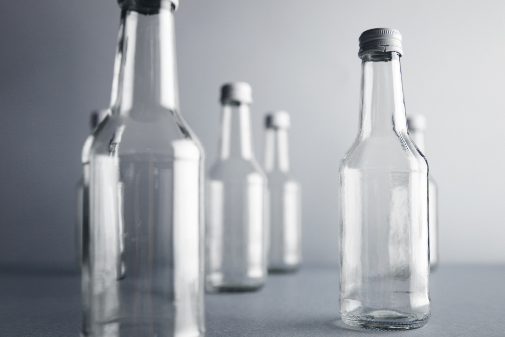 How to Set up a Glass Bottles Trading Business in the UAE